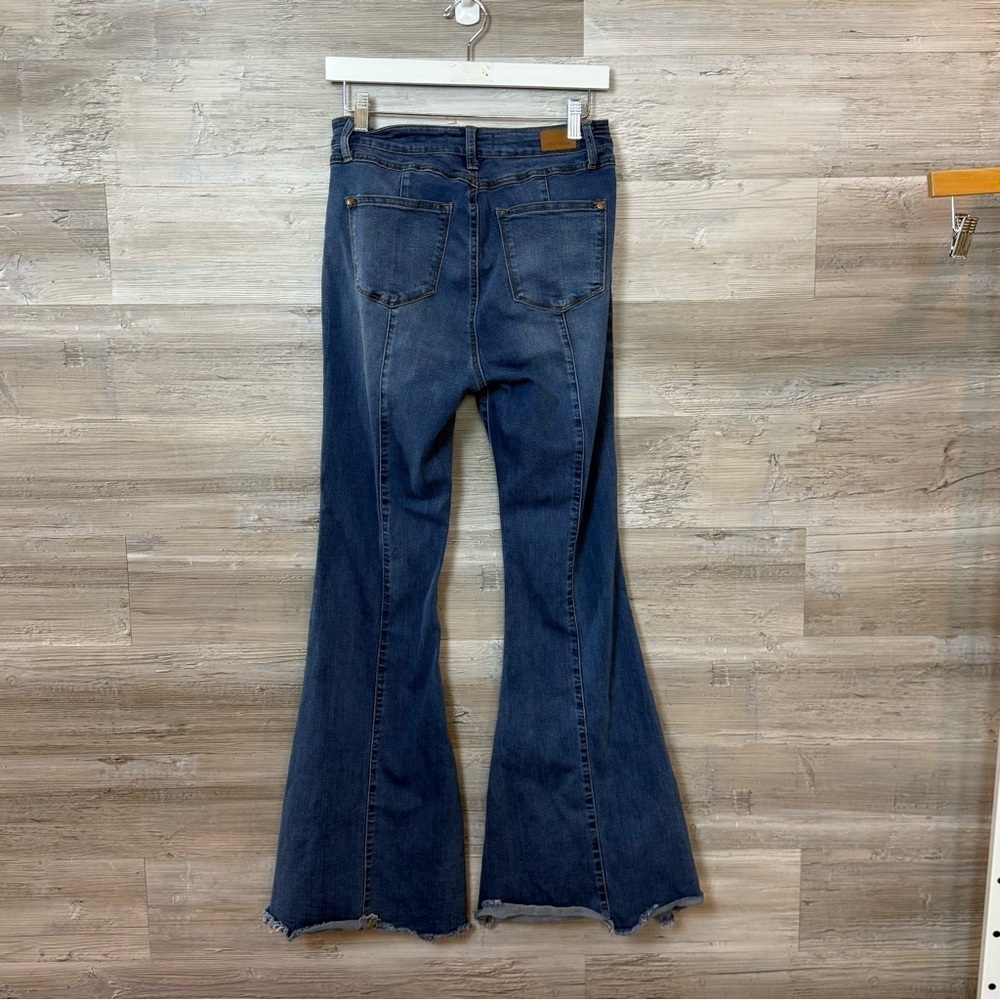 Judy Blue JB8490 High Rise Seamed Front Raw Hem Flare Jeans size 7 - Picture 3 of 10